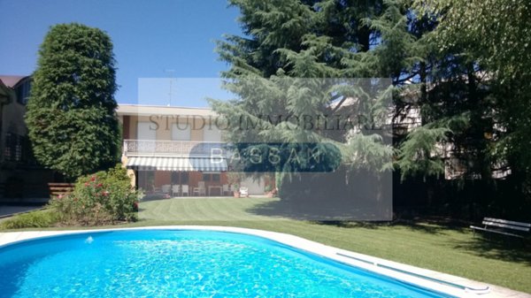 casa indipendente in vendita a Lonate Pozzolo