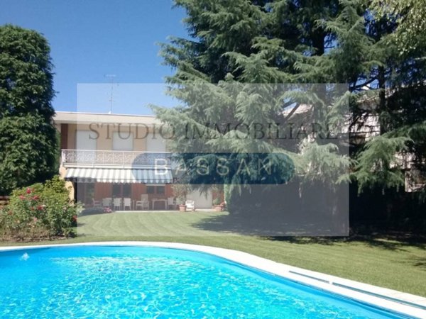 casa indipendente in vendita a Lonate Pozzolo
