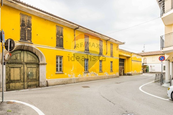 casa indipendente in vendita a Lonate Pozzolo