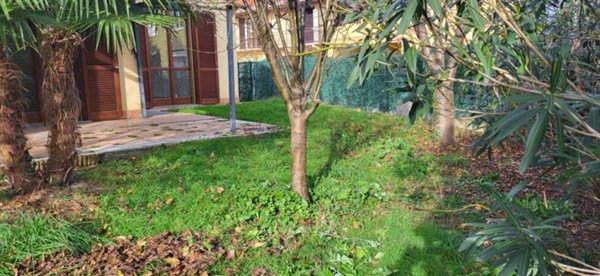 casa indipendente in vendita a Lonate Pozzolo