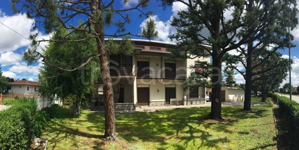 casa indipendente in vendita a Lonate Pozzolo