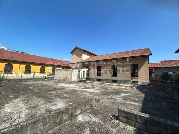 negozio in vendita a Lonate Pozzolo