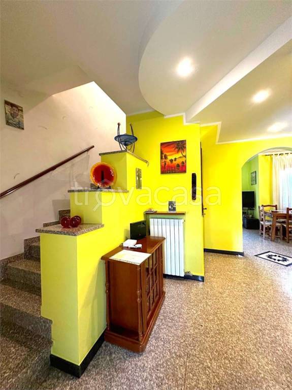 casa indipendente in vendita a Lonate Pozzolo