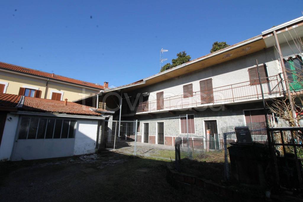 casa indipendente in vendita a Lonate Pozzolo in zona Tornavento