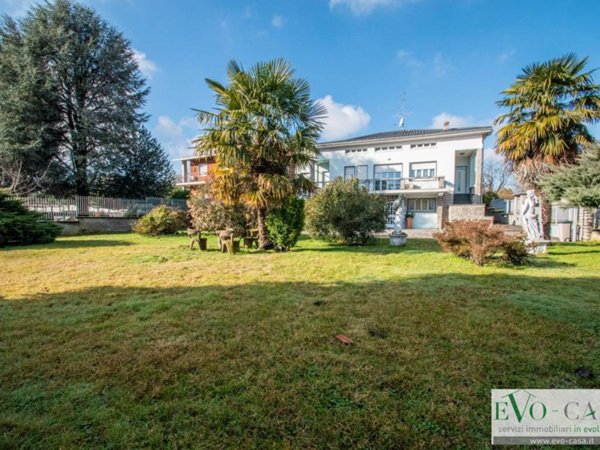 casa indipendente in vendita a Lonate Pozzolo