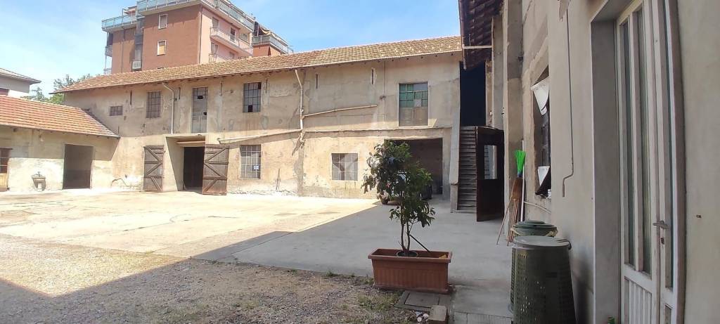 casa indipendente in vendita a Lonate Pozzolo