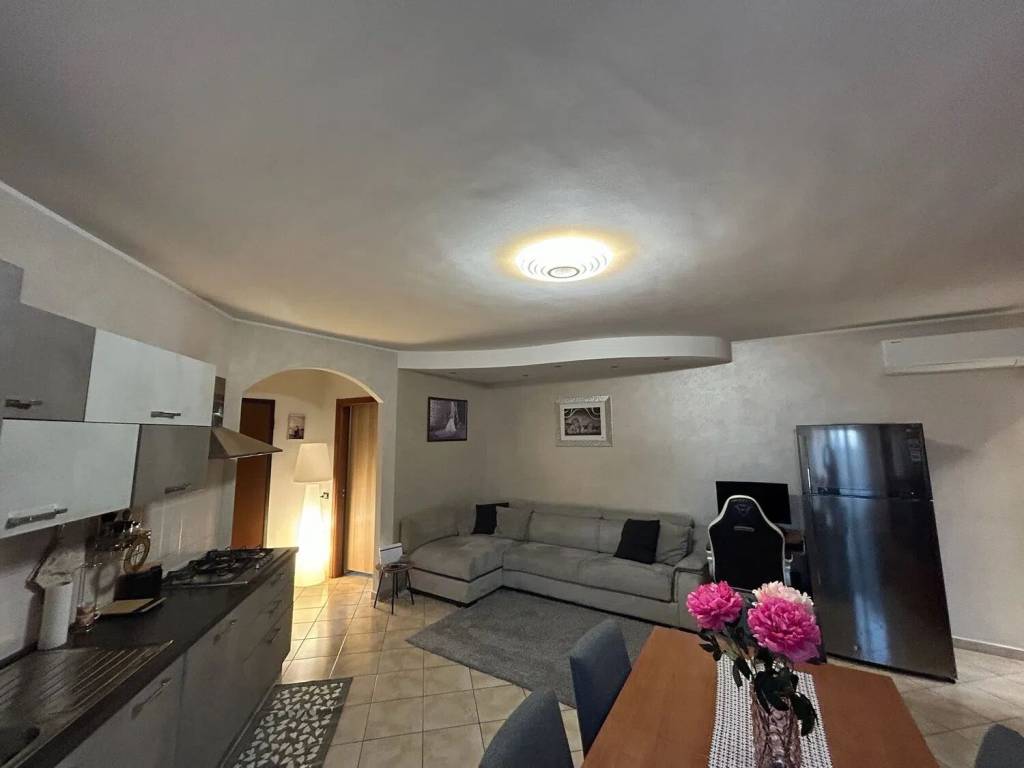 appartamento in vendita a Lonate Pozzolo in zona Sant'Antonino Ticino