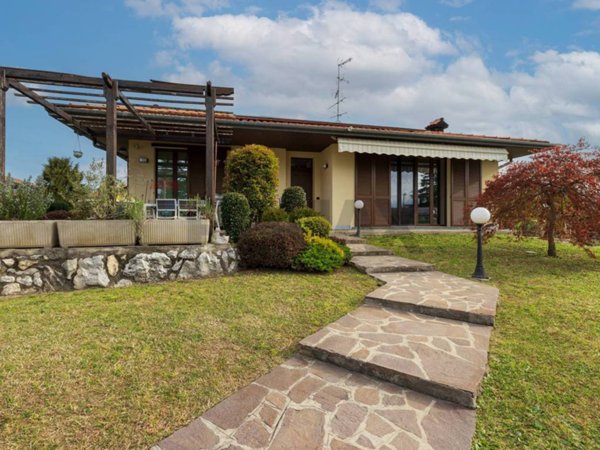 casa indipendente in vendita a Lonate Pozzolo