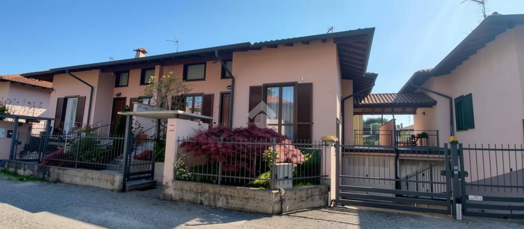 casa indipendente in vendita a Lonate Pozzolo