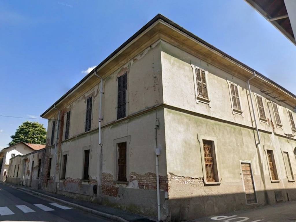 intera palazzina in vendita a Lonate Pozzolo