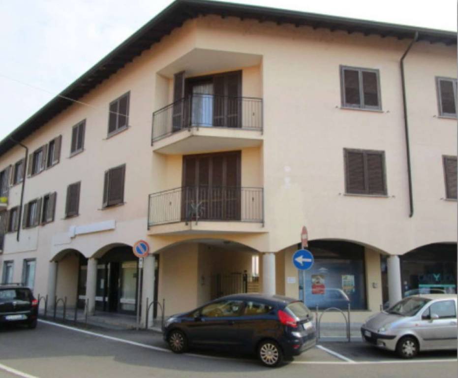 negozio in vendita a Lonate Pozzolo
