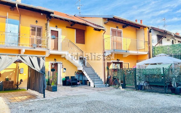 appartamento in vendita a Lonate Pozzolo in zona Sant'Antonino Ticino