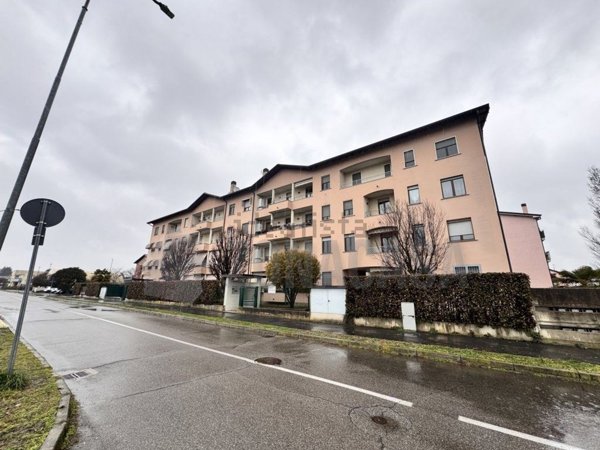 appartamento in vendita a Lonate Pozzolo in zona Sant'Antonino Ticino