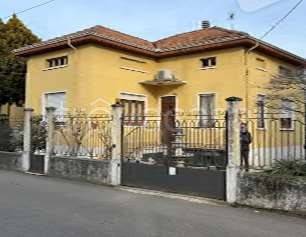 casa indipendente in vendita a Lonate Pozzolo