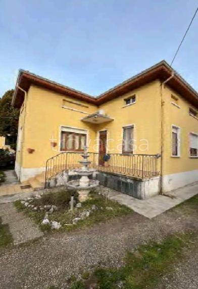 casa indipendente in vendita a Lonate Pozzolo