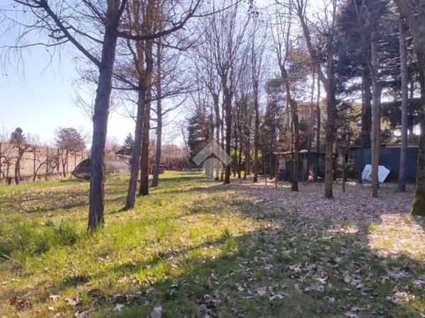 terreno edificabile in vendita a Lonate Pozzolo