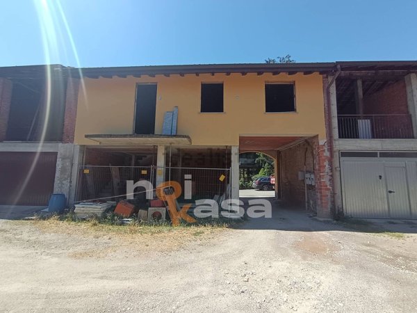 appartamento in vendita a Lonate Pozzolo in zona Sant'Antonino Ticino