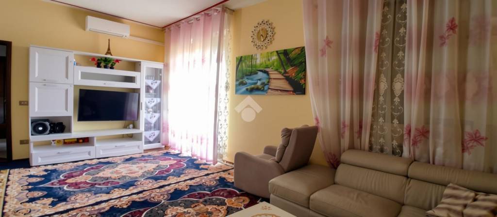 appartamento in vendita a Lonate Pozzolo in zona Sant'Antonino Ticino