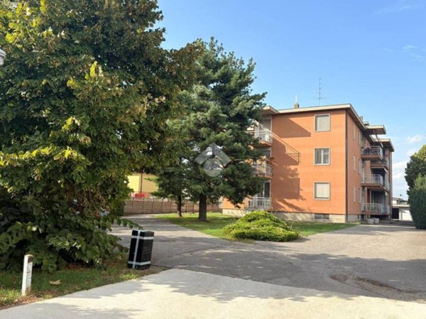 appartamento in vendita a Lonate Pozzolo in zona Sant'Antonino Ticino