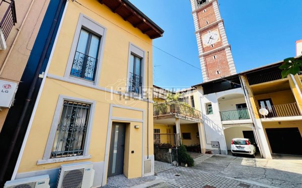 casa indipendente in vendita a Lonate Pozzolo