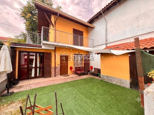 appartamento in vendita a Lonate Pozzolo in zona Sant'Antonino Ticino