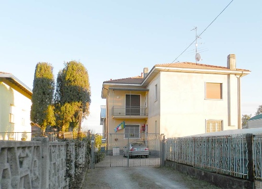 casa indipendente in vendita a Lonate Pozzolo in zona Sant'Antonino Ticino