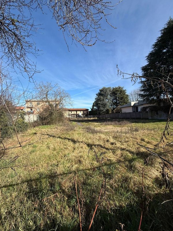 terreno in vendita a Lonate Pozzolo