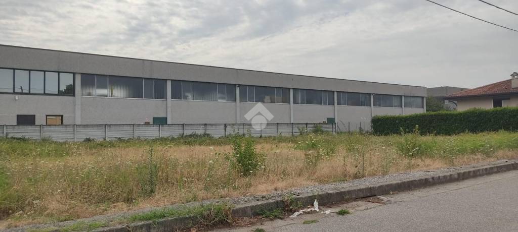 terreno in vendita a Lonate Pozzolo in zona Sant'Antonino Ticino