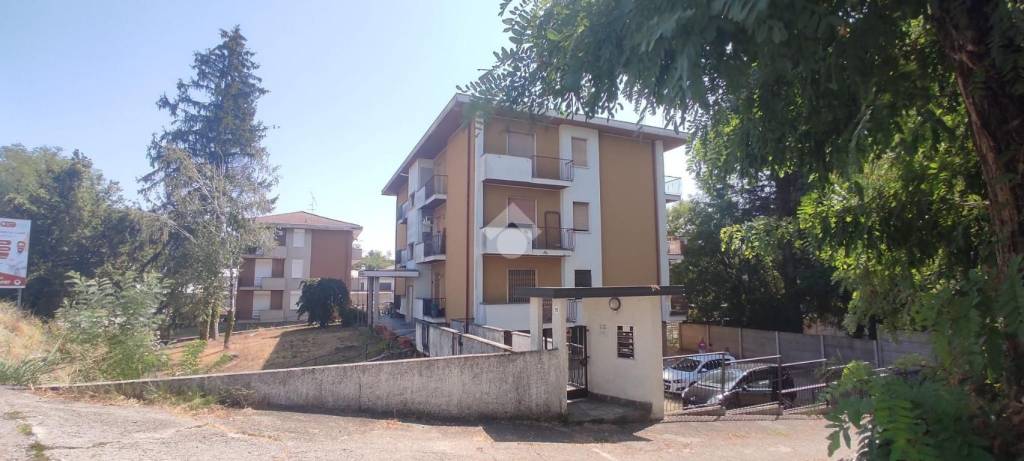 appartamento in vendita a Lonate Pozzolo in zona Sant'Antonino Ticino