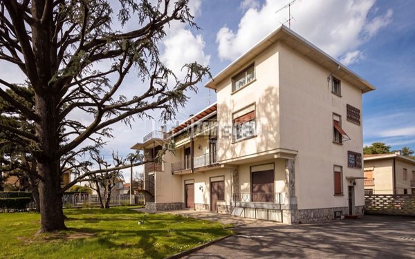 casa indipendente in vendita a Lonate Pozzolo
