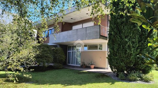 casa indipendente in vendita a Lonate Pozzolo in zona Sant'Antonino Ticino