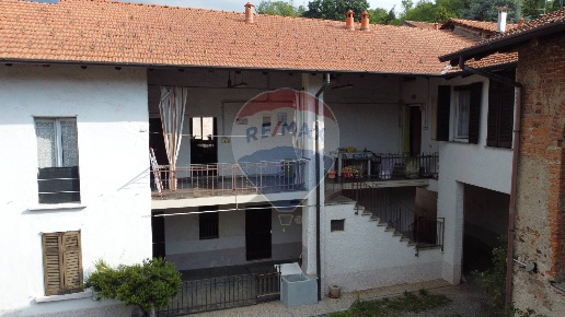 casa semindipendente in vendita a Lozza