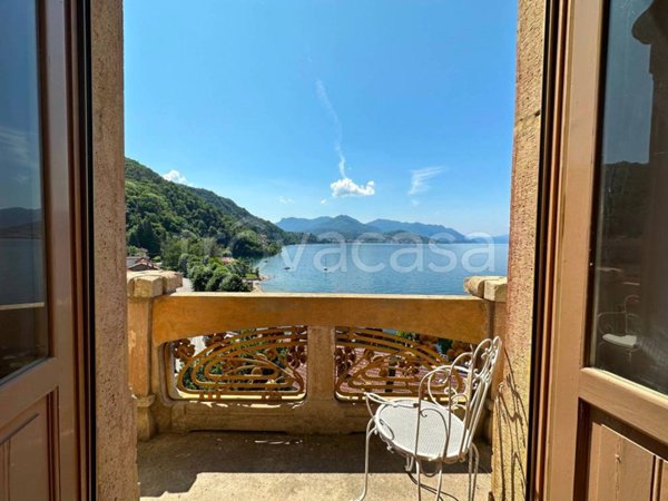 appartamento in vendita a Luino in zona Colmegna