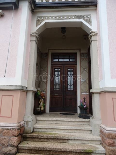 casa indipendente in vendita a Luino