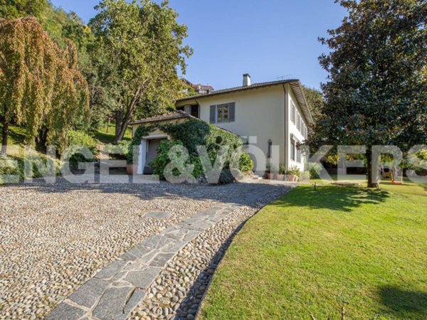 casa indipendente in vendita a Luino