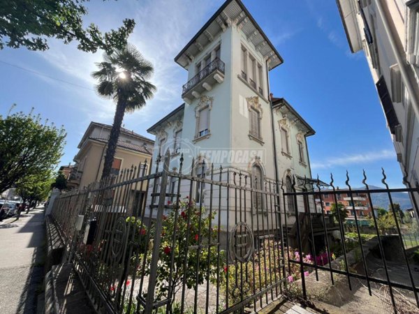 appartamento in vendita a Luino in zona Torretta