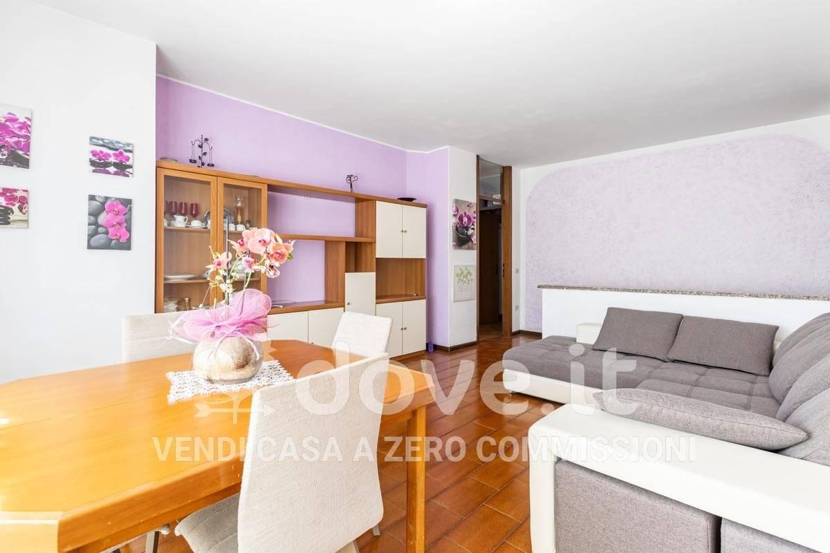 appartamento in vendita a Luino in zona Fornasette