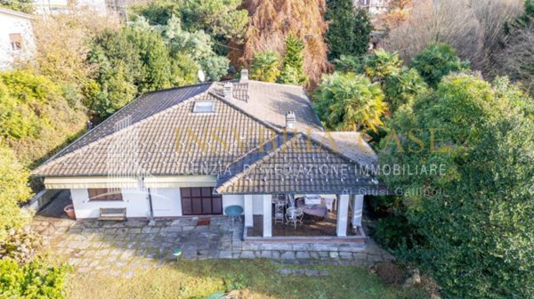 casa indipendente in vendita a Luino