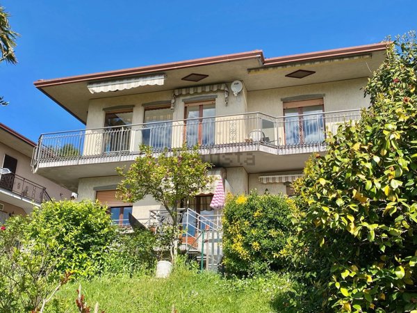 casa indipendente in vendita a Luino