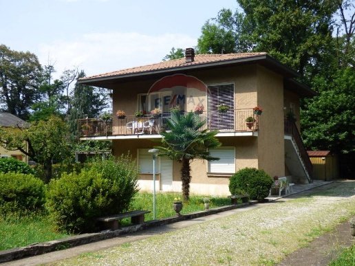 appartamento in vendita a Luino in zona Voldomino