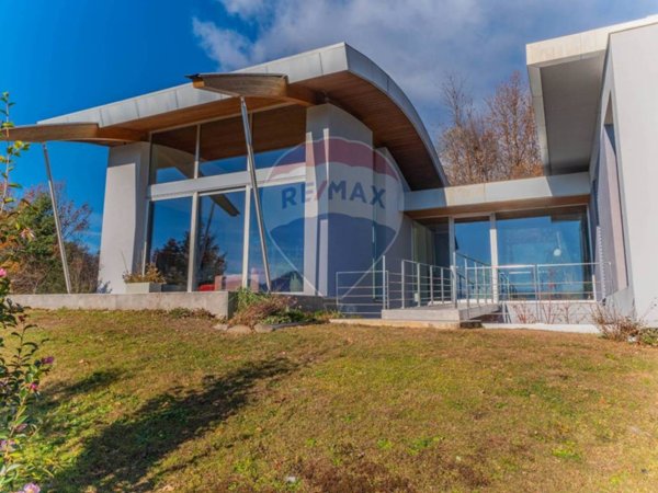 casa indipendente in vendita a Luino