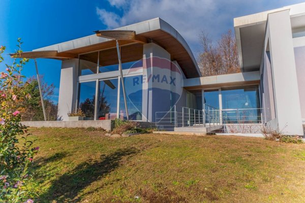 casa indipendente in vendita a Luino