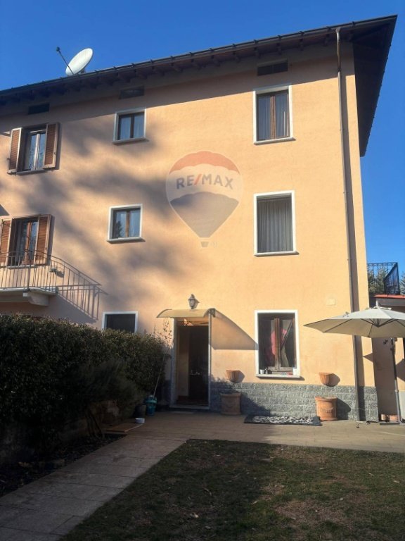 casa indipendente in vendita a Luino