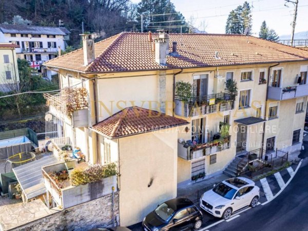 appartamento in vendita a Luino in zona Colmegna