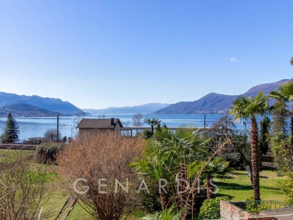 appartamento in vendita a Luino in zona Colmegna