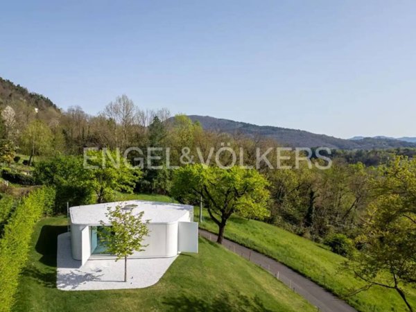 casa indipendente in vendita a Luino