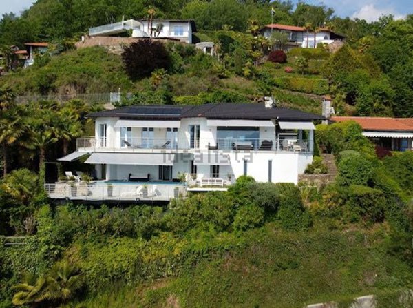 casa indipendente in vendita a Luino