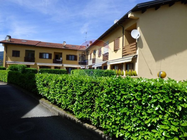 casa indipendente in vendita a Luino