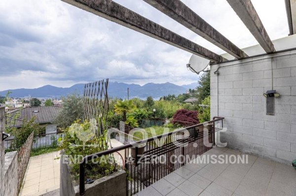 casa indipendente in vendita a Luino