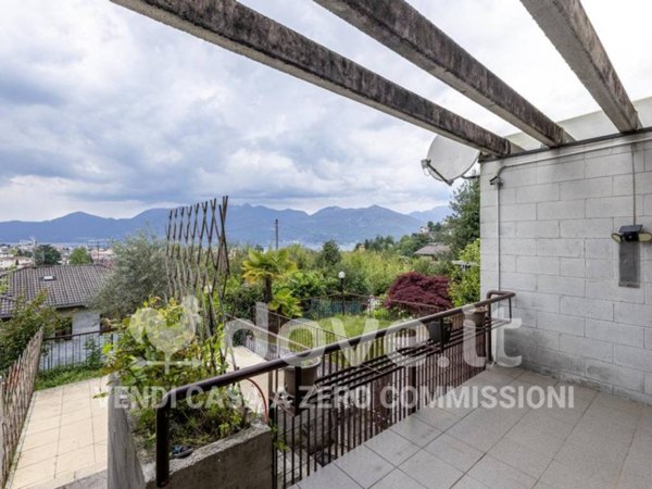 casa indipendente in vendita a Luino